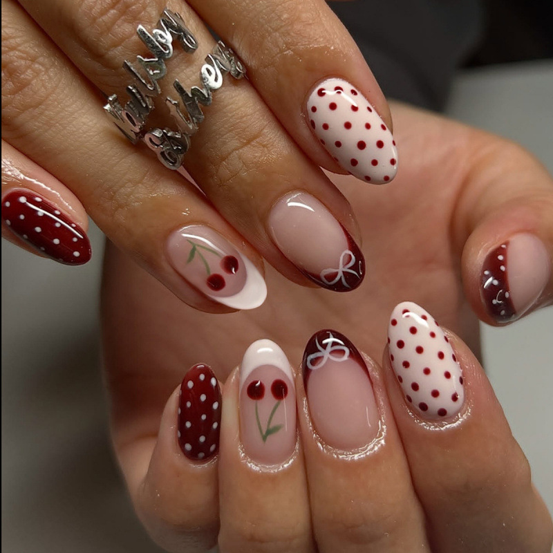 24 faux ongles rouges à presse - Nail Art Red Cherry avis et prix