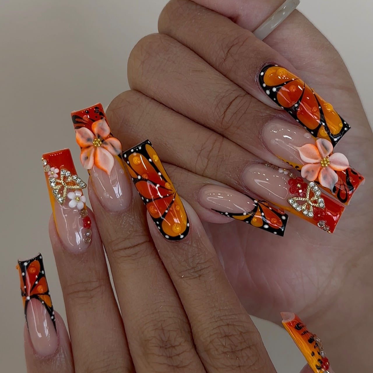 Faux ongles moyens pour femmes - Nail Art Orange avis et prix